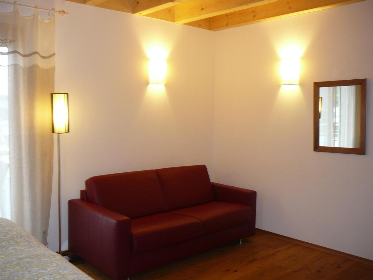 Rooster Bnb American Style Boutique Haus - Made With Love! Rust Room photo